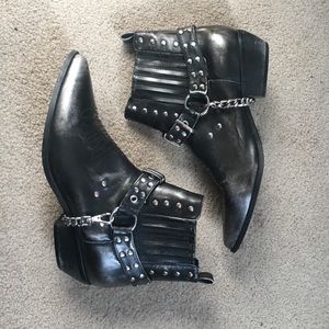 YRU chained moto booties